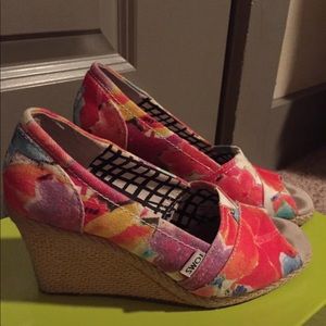 Toms Wedges